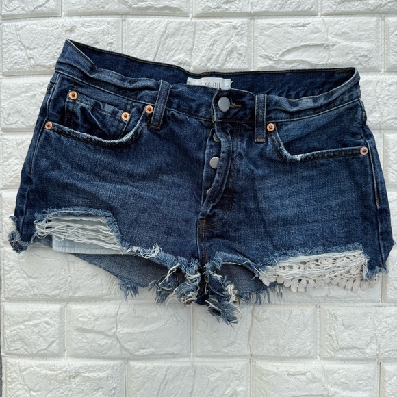 free People OB585971 Daisy Chain Lace Denim Shorts 27 - Picture 1 of 7
